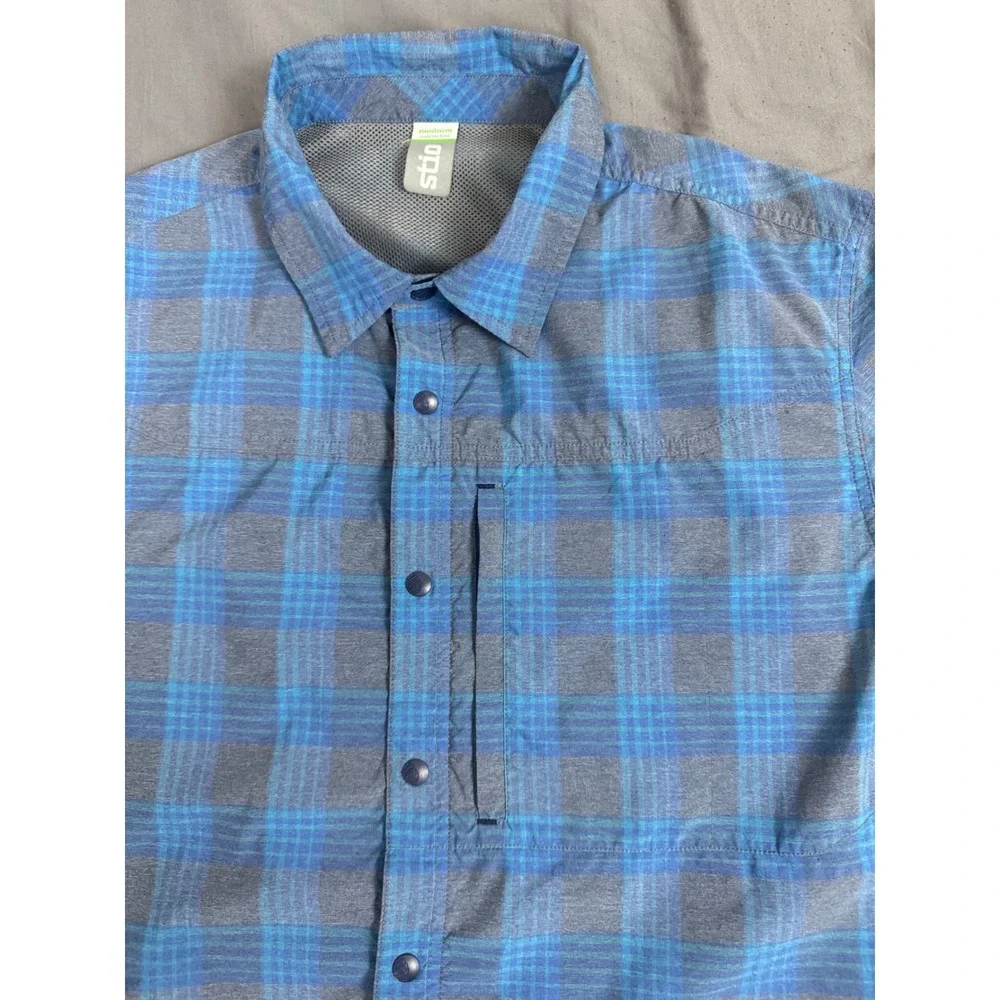 Stio Hagen Trail Shirt Mens‎ Medium Blue Plaid S/S Snap Button UPF 50 Vented